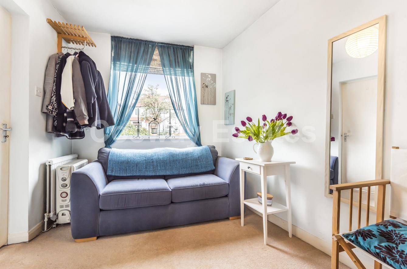 Hillside Grove, Mill Hill